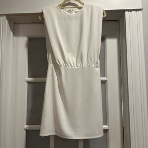 Elegant White Sleeveless Dress